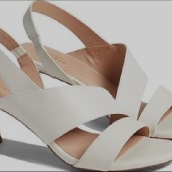 NIB Cole Haan Women's Amalia Strappy Sandals Ivory Leather Block Heel $140 Sz 9 - Picture 1 of 15